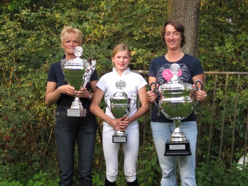 Franka, Marjo en Amber clubkampioenen 2011!